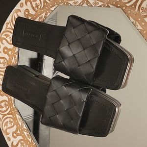 Topshop| Woven flats sandals Size 38/7.5